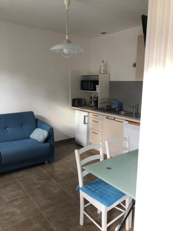 히에레 Aux 3 Domaines T2 Avec Terrasse 아파트 외부 사진
