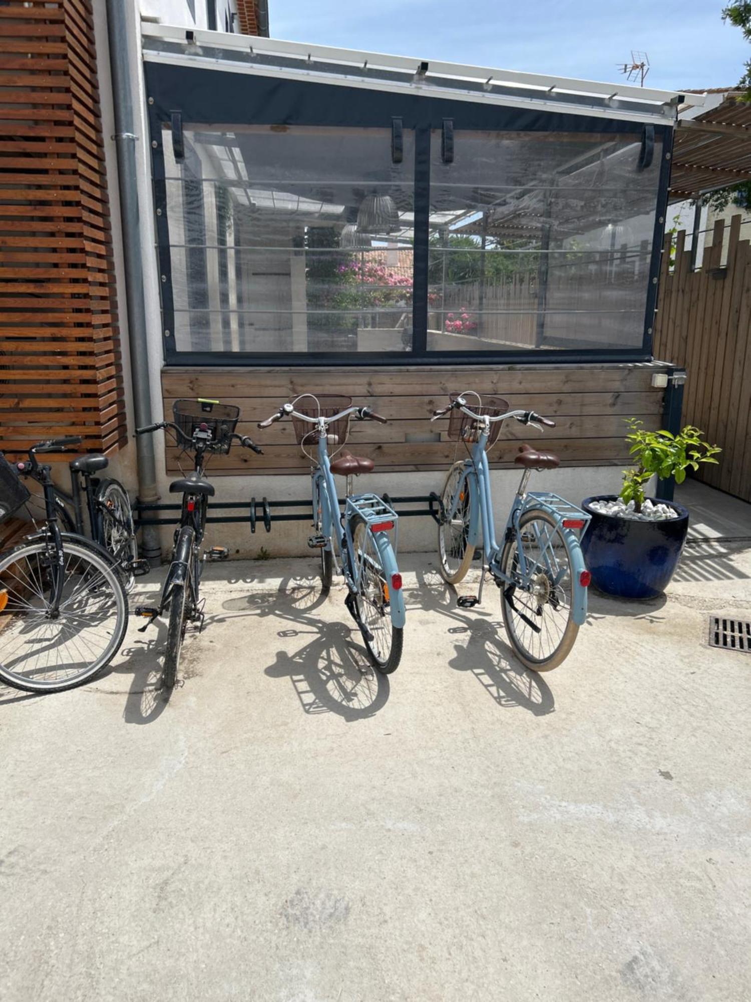 히에레 Aux 3 Domaines T2 Avec Terrasse 아파트 외부 사진